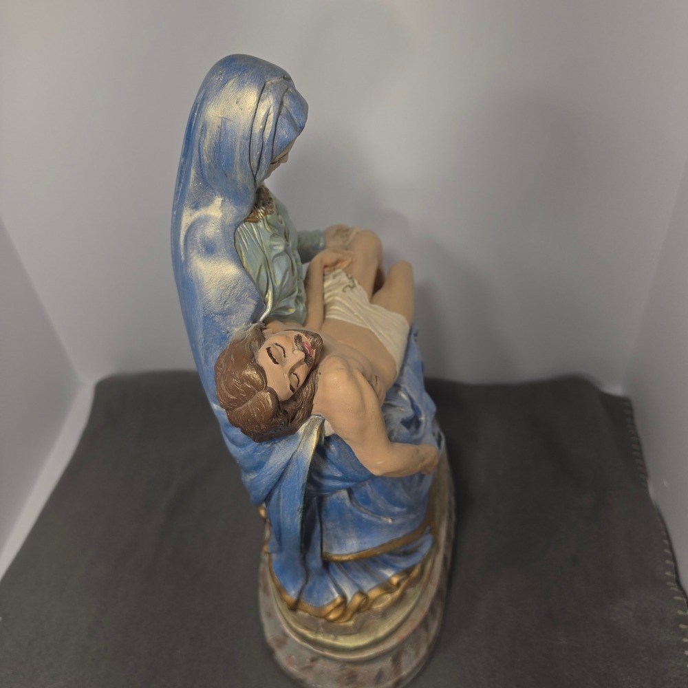 Vintage Pieta Statue Mary Jesus Religious Sculpture Blue Gold Chalkware 16in - Picture 15 of 15